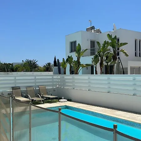 Haus 2 Schlafzimmer Und Pool וילה