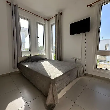 Haus 2 Schlafzimmer Und Pool *