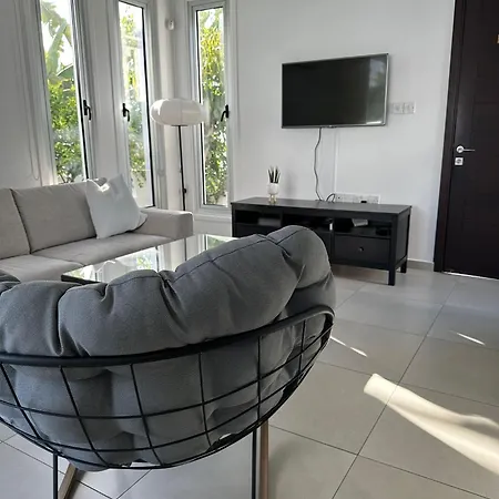 Haus 2 Schlafzimmer Und Pool Willa *