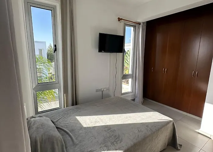 Haus 2 Schlafzimmer Und Pool