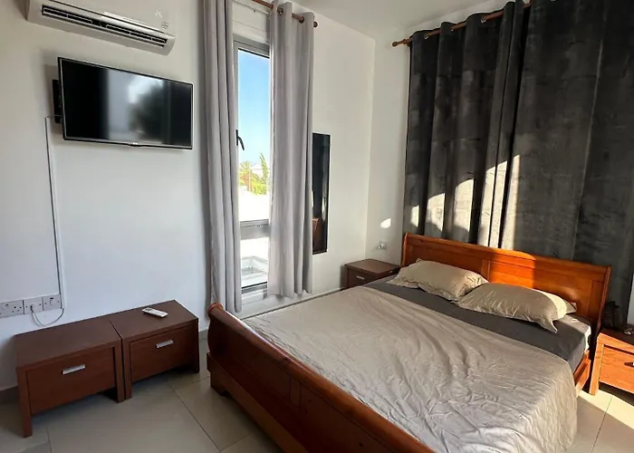 Haus 2 Schlafzimmer Und Pool Villa Perivólia